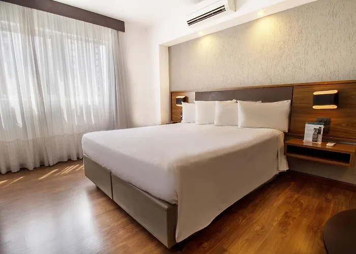 Hotel Deville Curitiba Batel