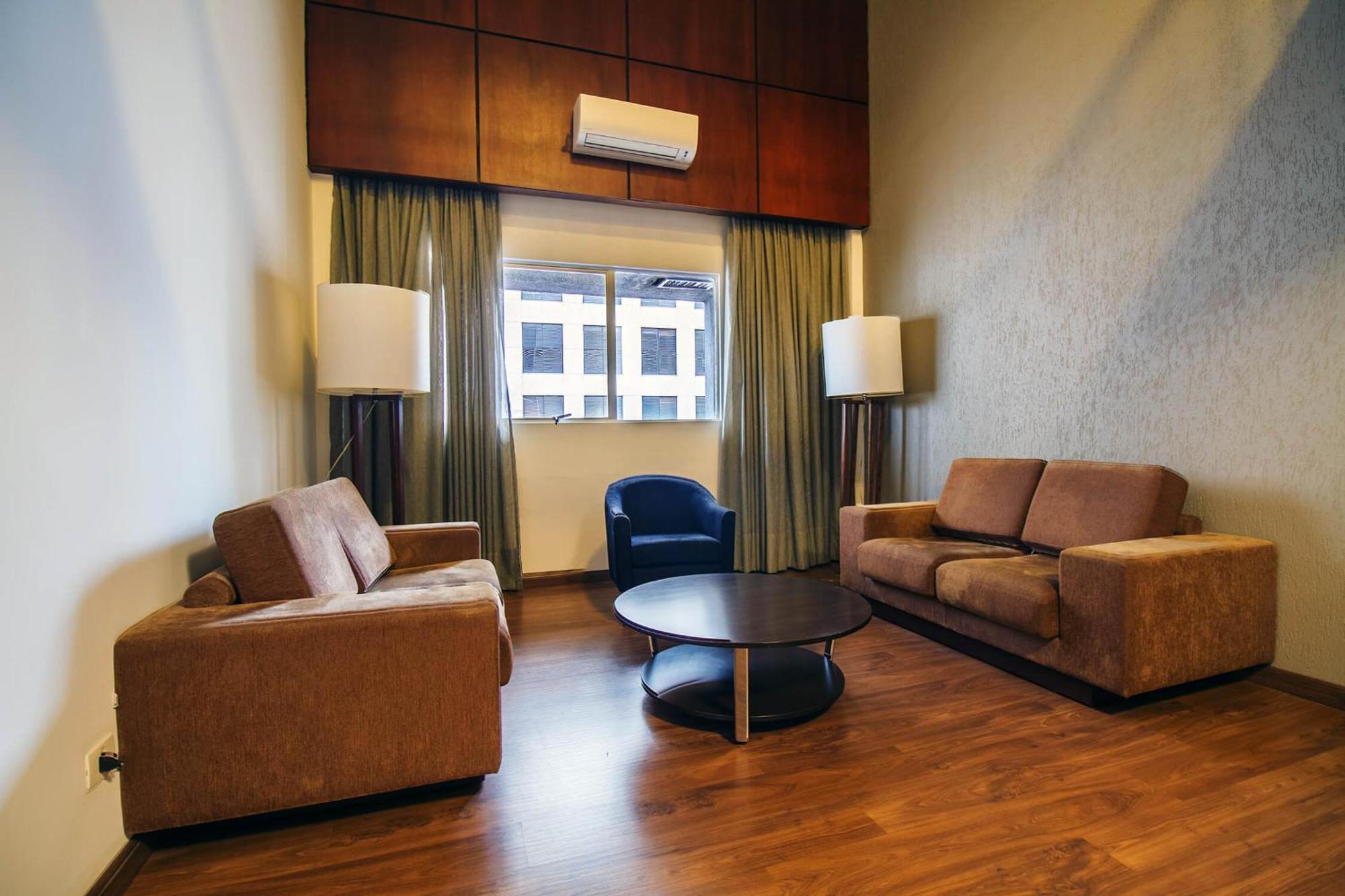 Hotel Deville 4*